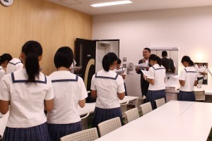 インターアクトと打ち合わせ